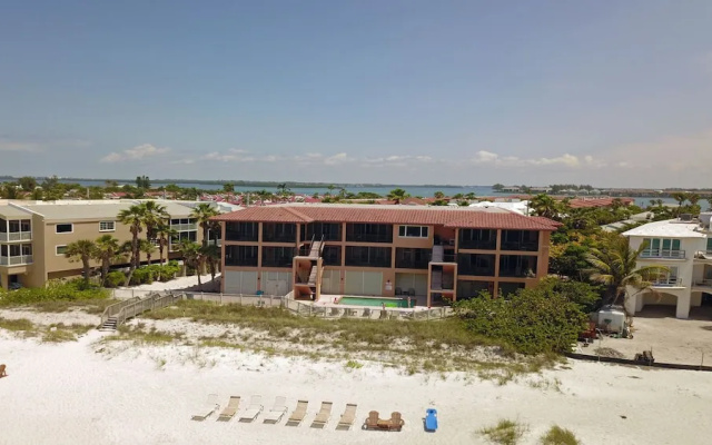 240 Bradenton Beach Club