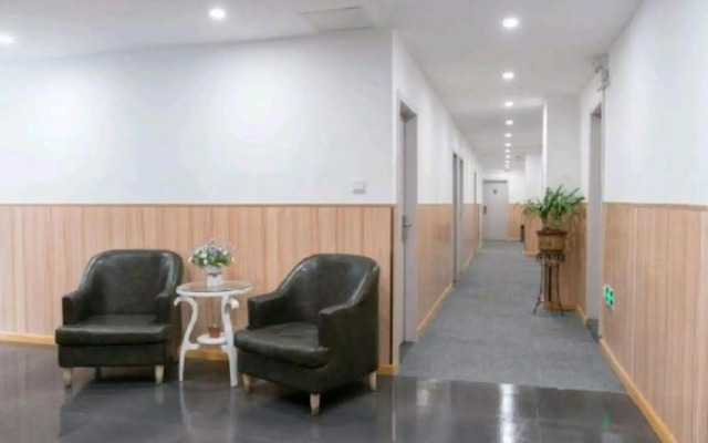 Luke Hotel