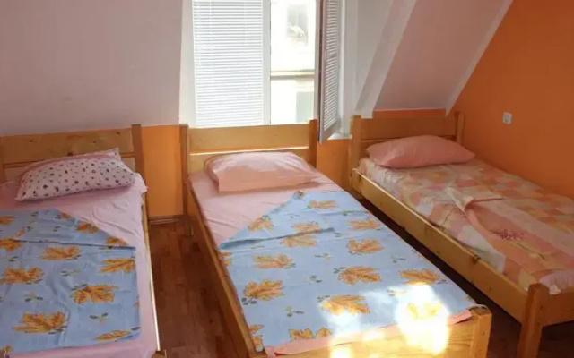 Deniz Hostel Han