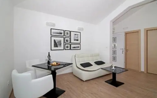 Apartments Corner