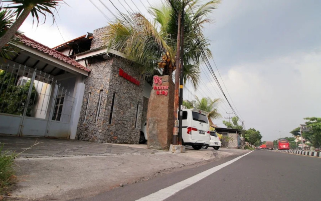 Watusaman Homestay By The Grand Java
