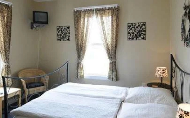 Marina Cove Inn B&B