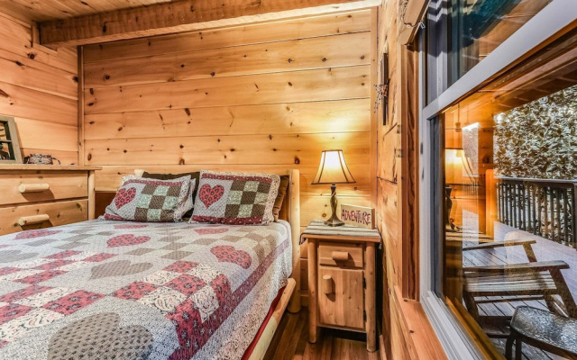 Tennessee Risky 3 Bedroom Cabin