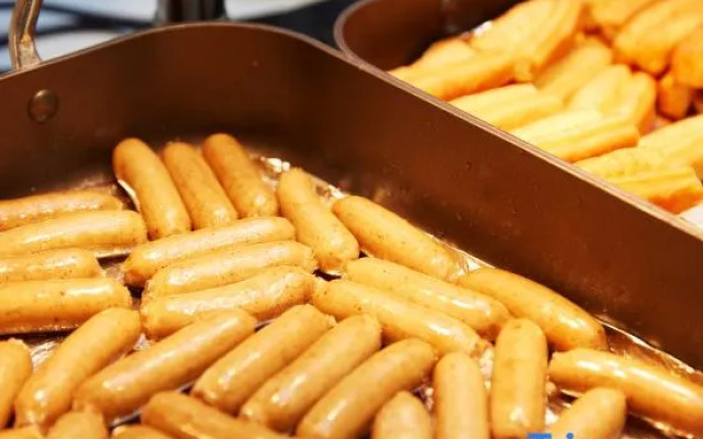 YiYueShangHe Hotel (Linqu Quanfu yuan Zhongbai building shop