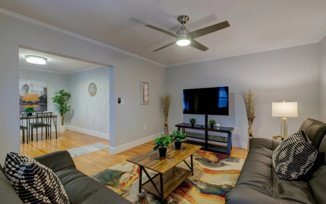 Spacious 2bd/1ba | Free Parking | 3D TOUR