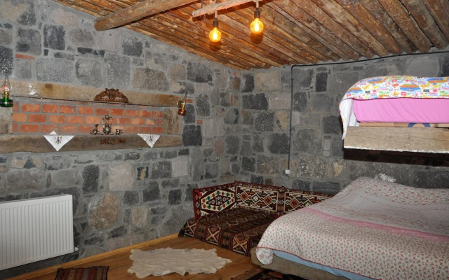 Doğunun Taş Evleri