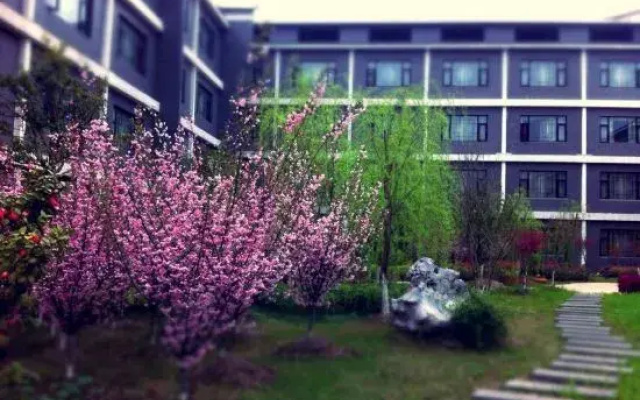 Dong Rong Resort Hotel