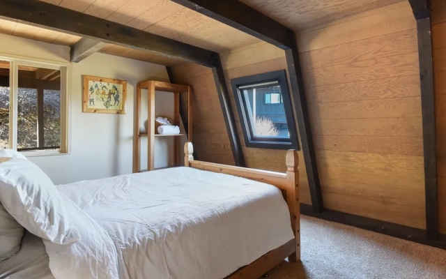 Cozy Mountain View A-frame