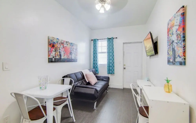 Cozy South Beach 1BR Apt Near Beach and Ocean Drive