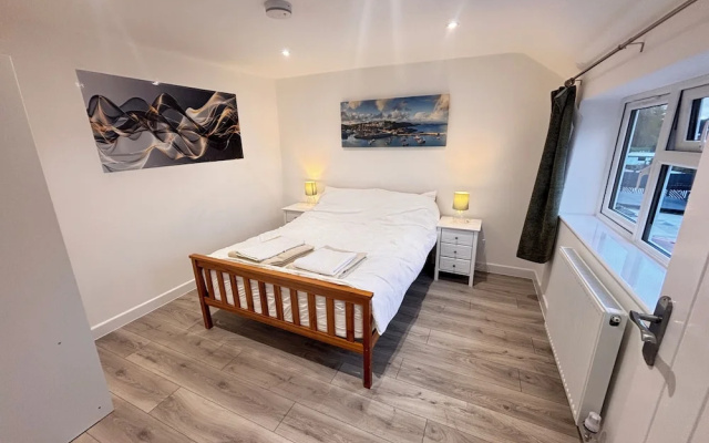 Bright Cozy 2 Bedroom Apartment in Oxford