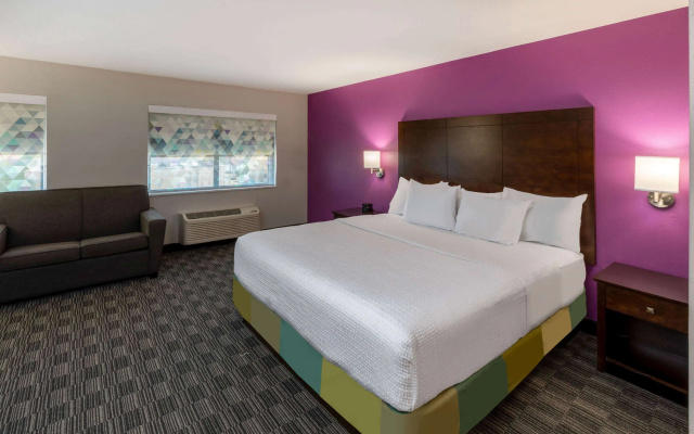 La Quinta Inn & Suites by Wyndham Houston NW Brookhollow