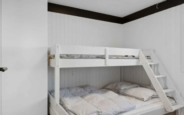 5 Star Holiday Home in Ronde
