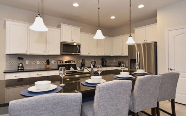 Windsor at Westside-8844MCDJGIL home