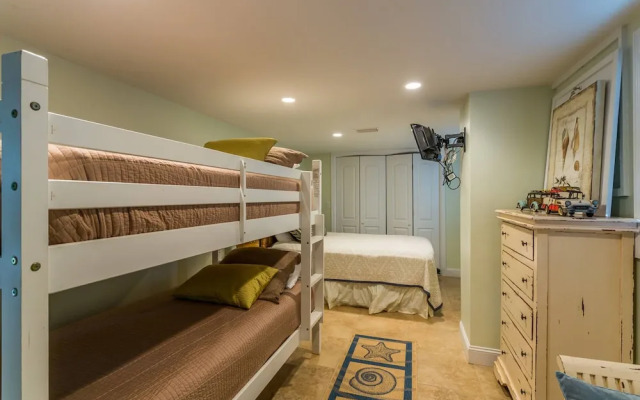 4219 13th Street by Hodnett Cooper