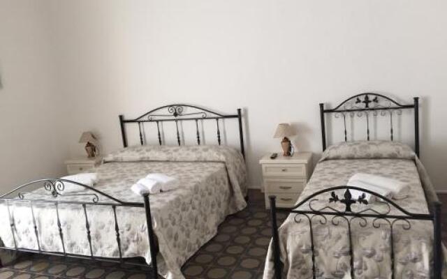 Отель B&B Del Centro Storico Ortigia Италия, Сиракуза - отзывы, цены и фото номеров - забронировать отель B&B Del Centro Storico Ortigia онлайн вид на фасад