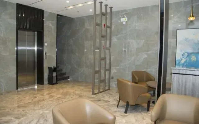 Lan Kwai Fong Hotel (Danzhou Summer Square)