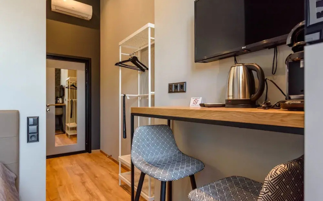 Apart104 Center