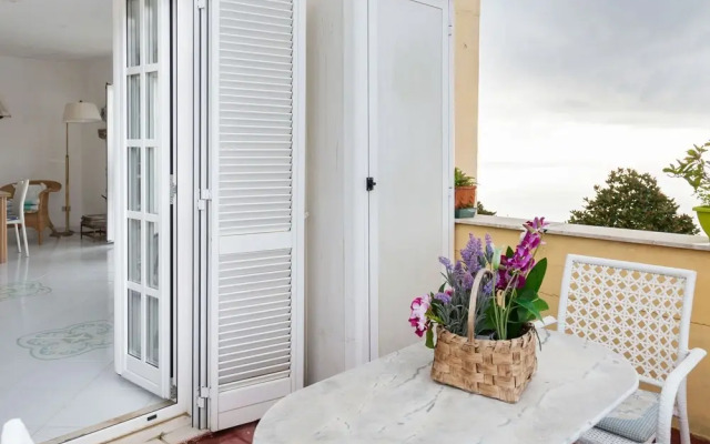 Simple Apartment in Massa Lubrense With Terrace
