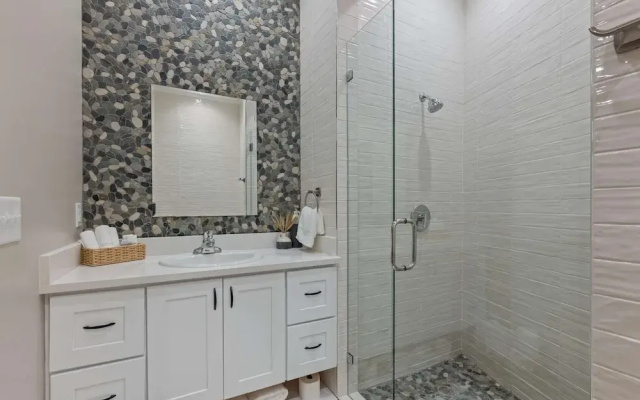 Carters Court Grand Escape
