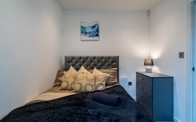 Hayy Collection Townhouse Living at Cliff Oaks