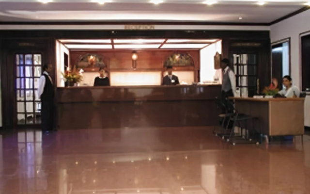 Velan Hotel Greenfields
