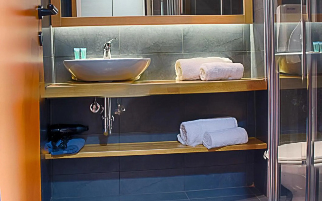 Athlos Hotel