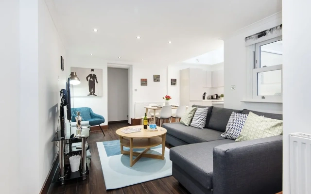 The Holland Road Residence
