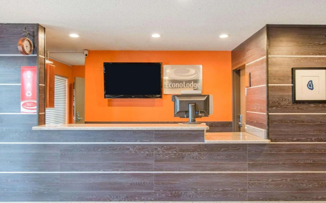 Econo Lodge Pueblo North