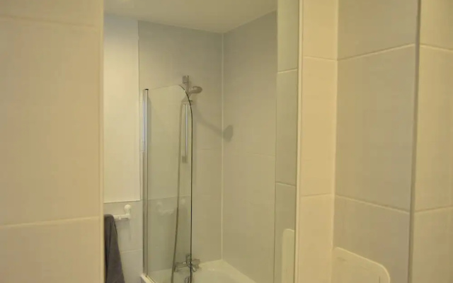 Modern 1 Bedroom Flat in East London