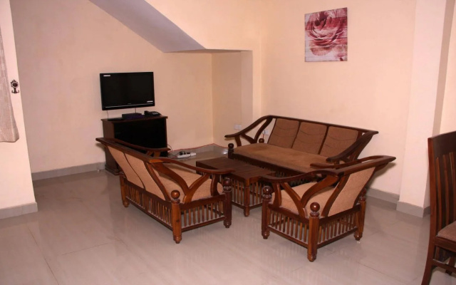 OYO 293 Akara Suites And Apartments