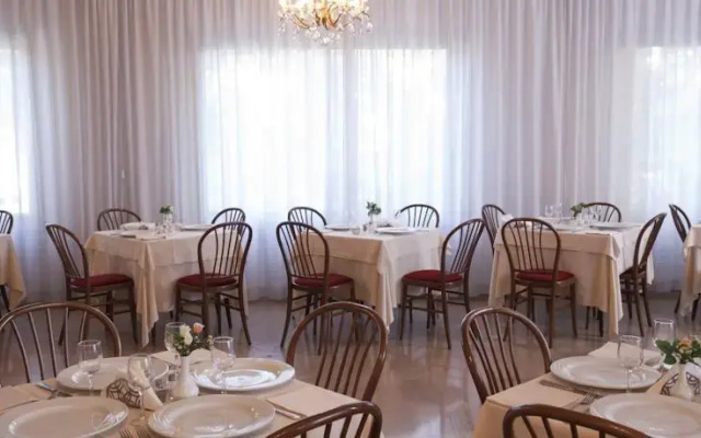 Hotel Maxims