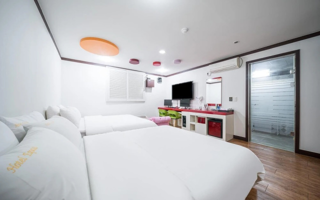 Suwon (Jeongja-dong) Hotel Avenue
