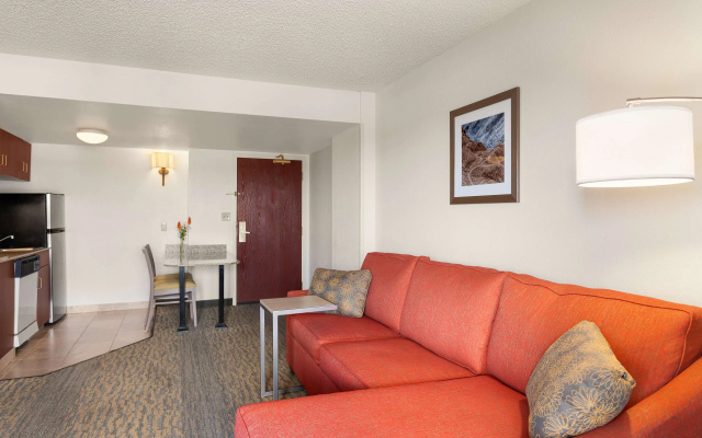 Hampton Inn & Suites Denver - Cherry Creek