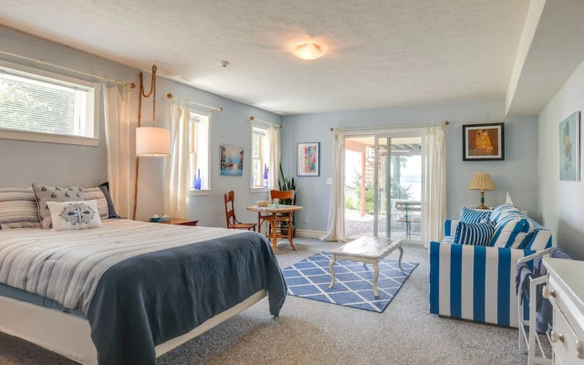 'lockes Glen' - Lakefront Geneva Getaway w/ Dock!