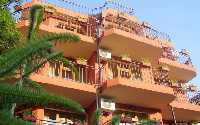 Отель Terra Guest House Болгария, Равда - отзывы, цены и фото номеров - забронировать отель Terra Guest House онлайн вид на фасад