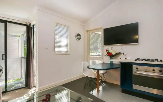 Comfortable Studio near New Farm Park