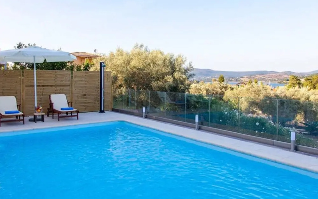 Villa Manos in Ligia