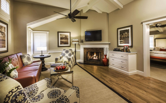 Fess Parker Wine Country Inn