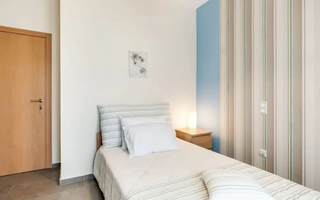 Beautiful Villa in Adelianos Kampos With Pool