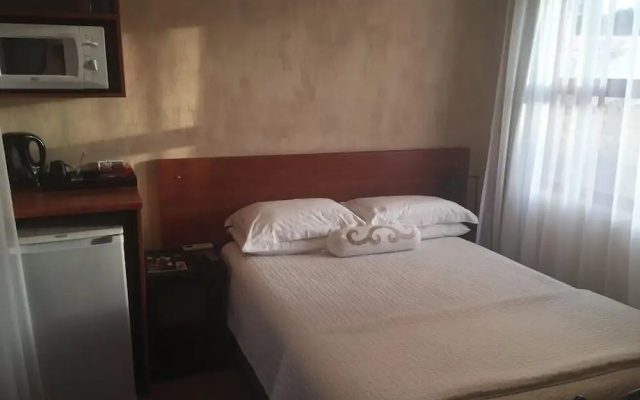 á La Martha’s Air-Port Guest House