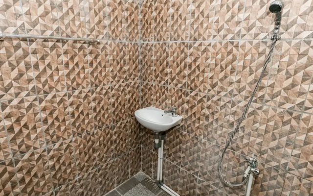 SPOT ON 93515 Pulo Gebang Guest House