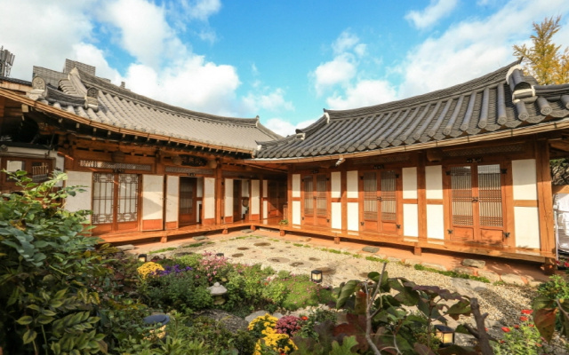 Bukyungdang Hanok Guesthouse