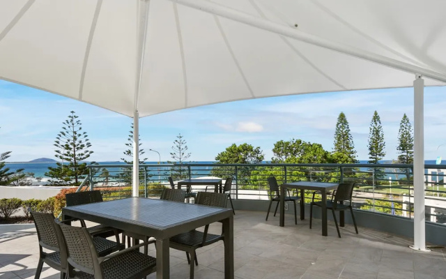 Get - Away On The Beachfront - Mant105