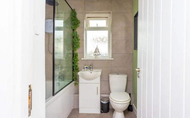 4BD Portrush Home for the Whole Family