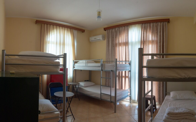 Luckyshine Hostel