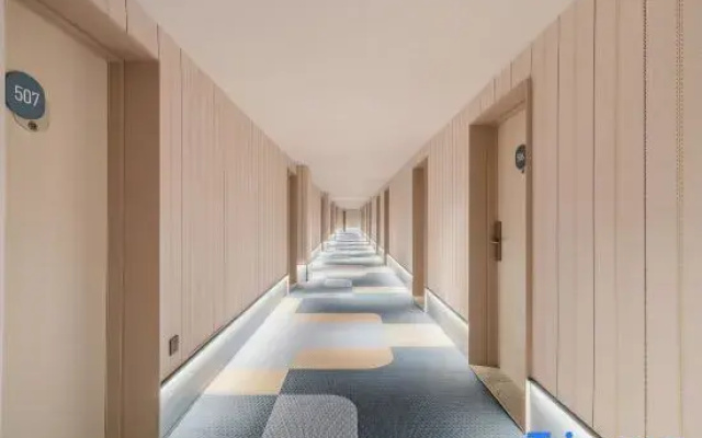 Hanting Hotel (Changchun Oriental Square Guanghua College Branch)
