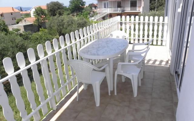 Zvone - 100 m from sea - A1(4+1)