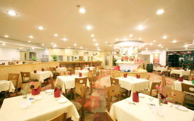Yinhe Dynasty Hotel