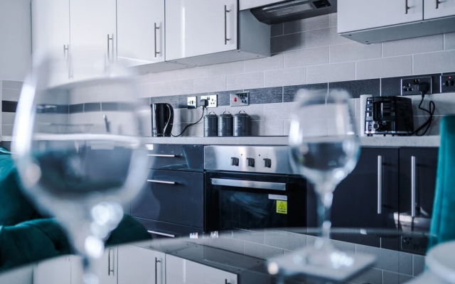 Stylish 2-Bed Apartment - City Centre