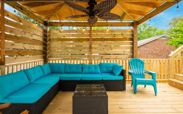 Woodlands Wonder by Oak Island Accommodations